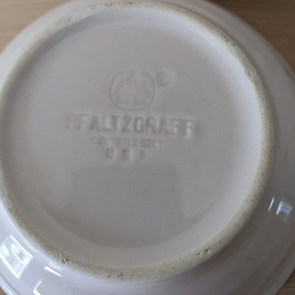 Aura Pink Pfaltzgraff soup bowls and one salad plate - Picture 6 of 12